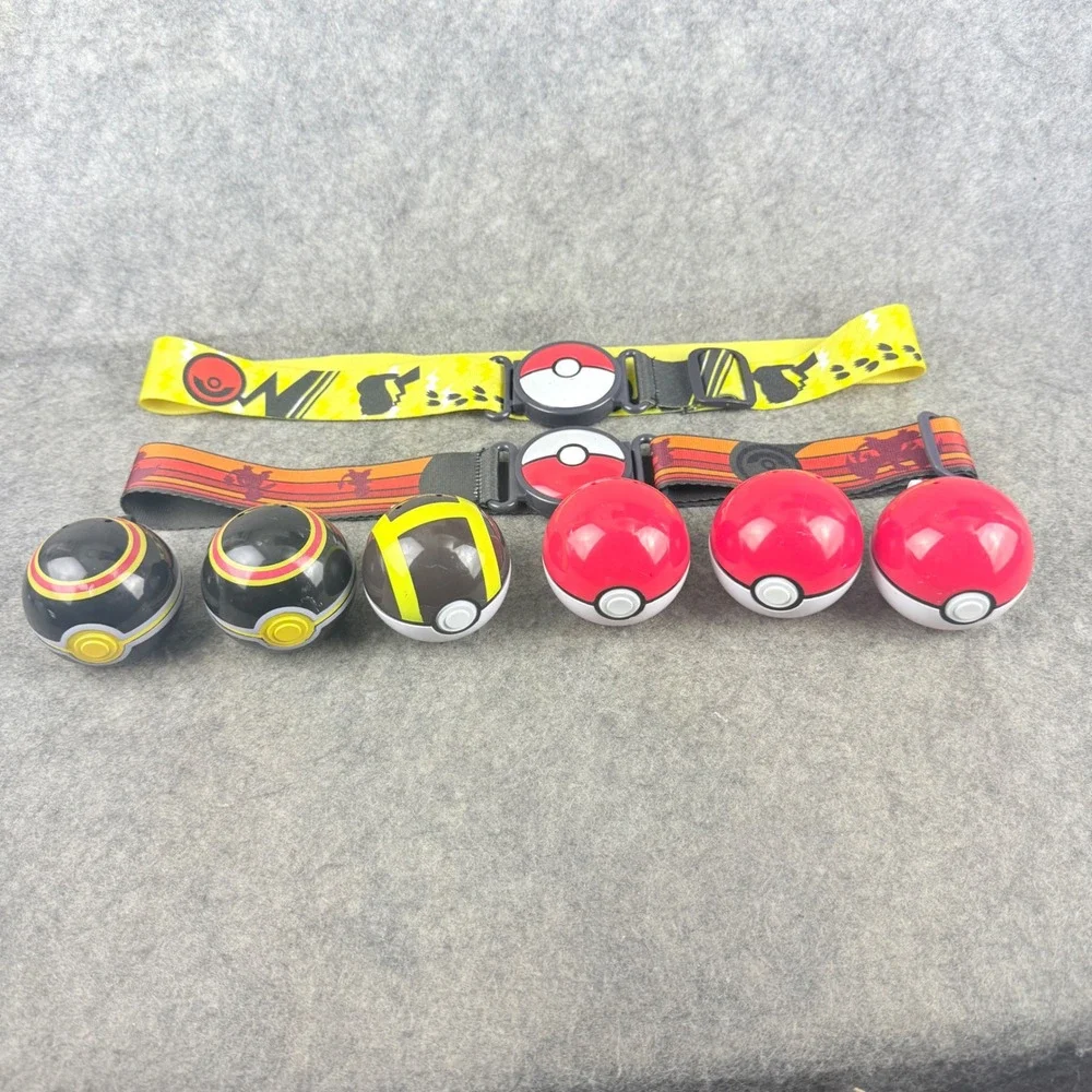 Pokemon Clip N Go Poke Ball Belt Set with 6 Balls and 4 Figures Trainer Gear